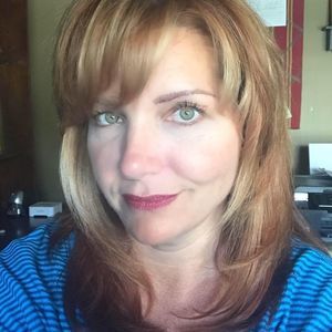 Meet your Posher, Dominique